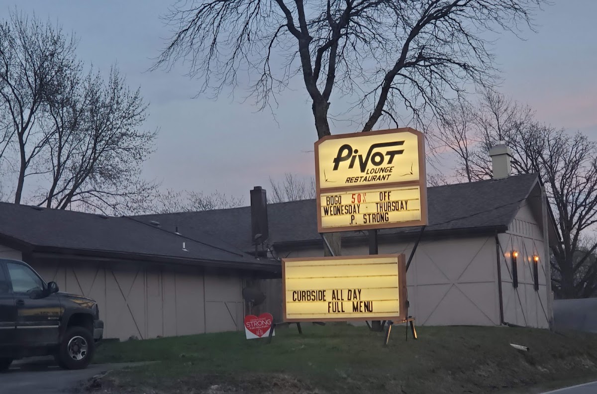 Pivot Lounge